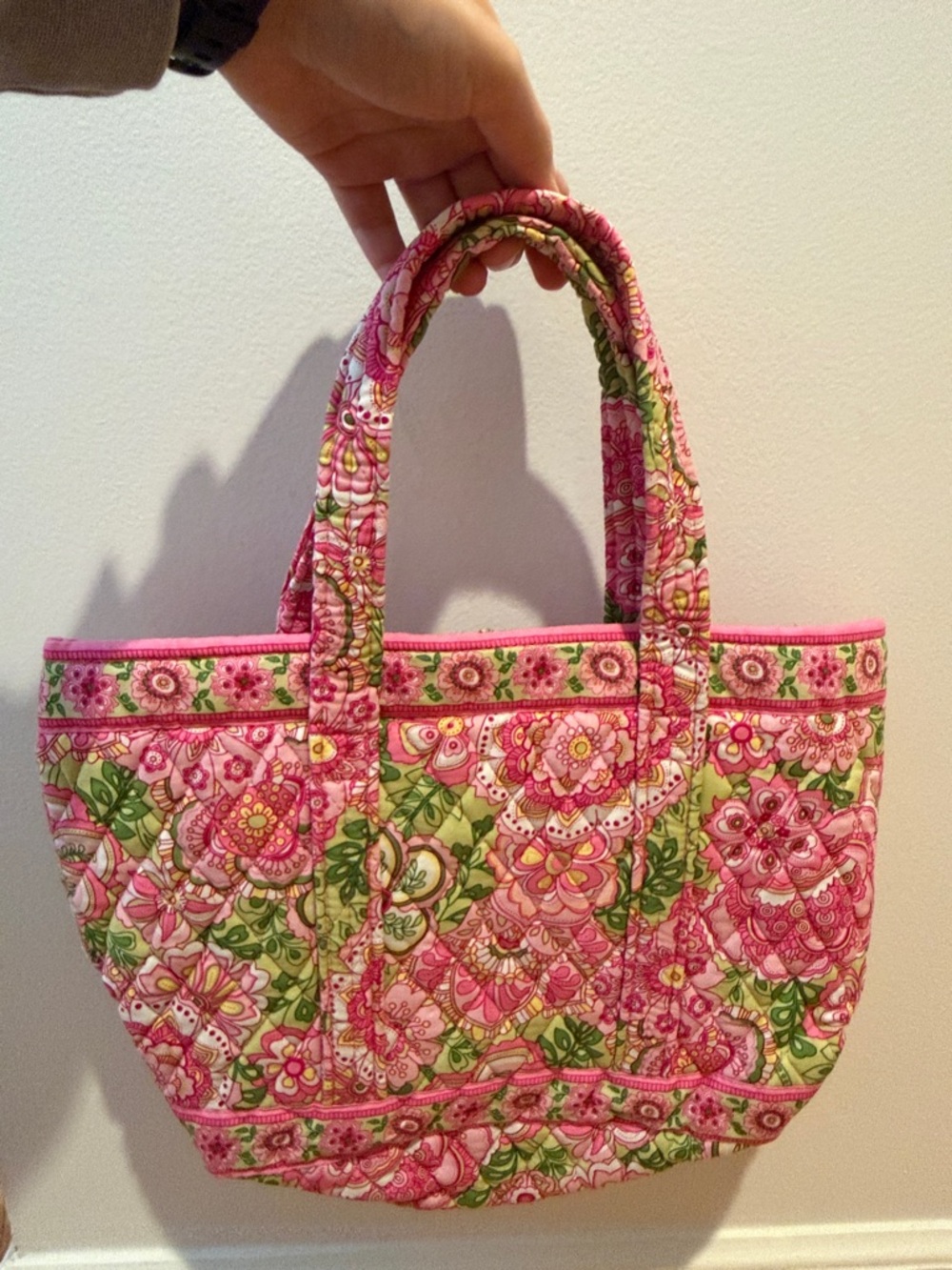 Vera Bradley Petal Pink Toggle Tote Handbag Purse Floral Retired Print NWOT - Picture 4 of 8